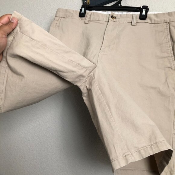 Old Navy Ultimate Slim Khaki Cotton Shorts Men's 36 Casual Built-In Flex GUC - Picture 4 of 8
